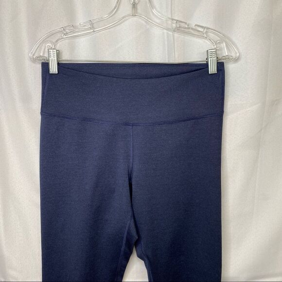 ❌LAST CHANCE Old Navy Dark Blue Elevate Leggings Size M/L - Picture 5 of 10